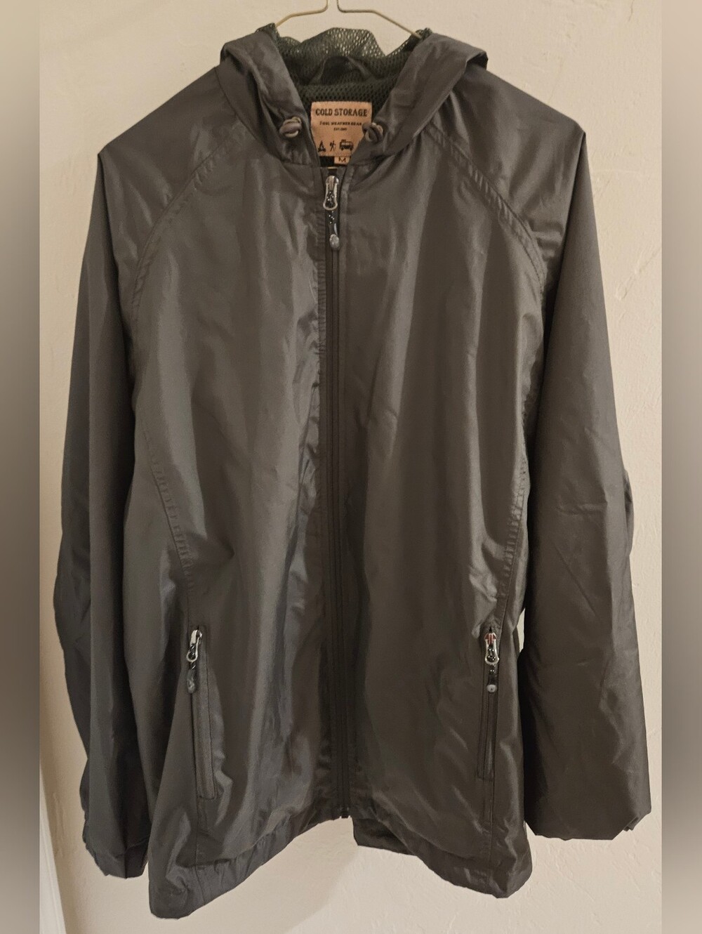 Cold Storage Men's Green Hooded Windbreaker Rain Jacket Zip Front Pockets Medium
